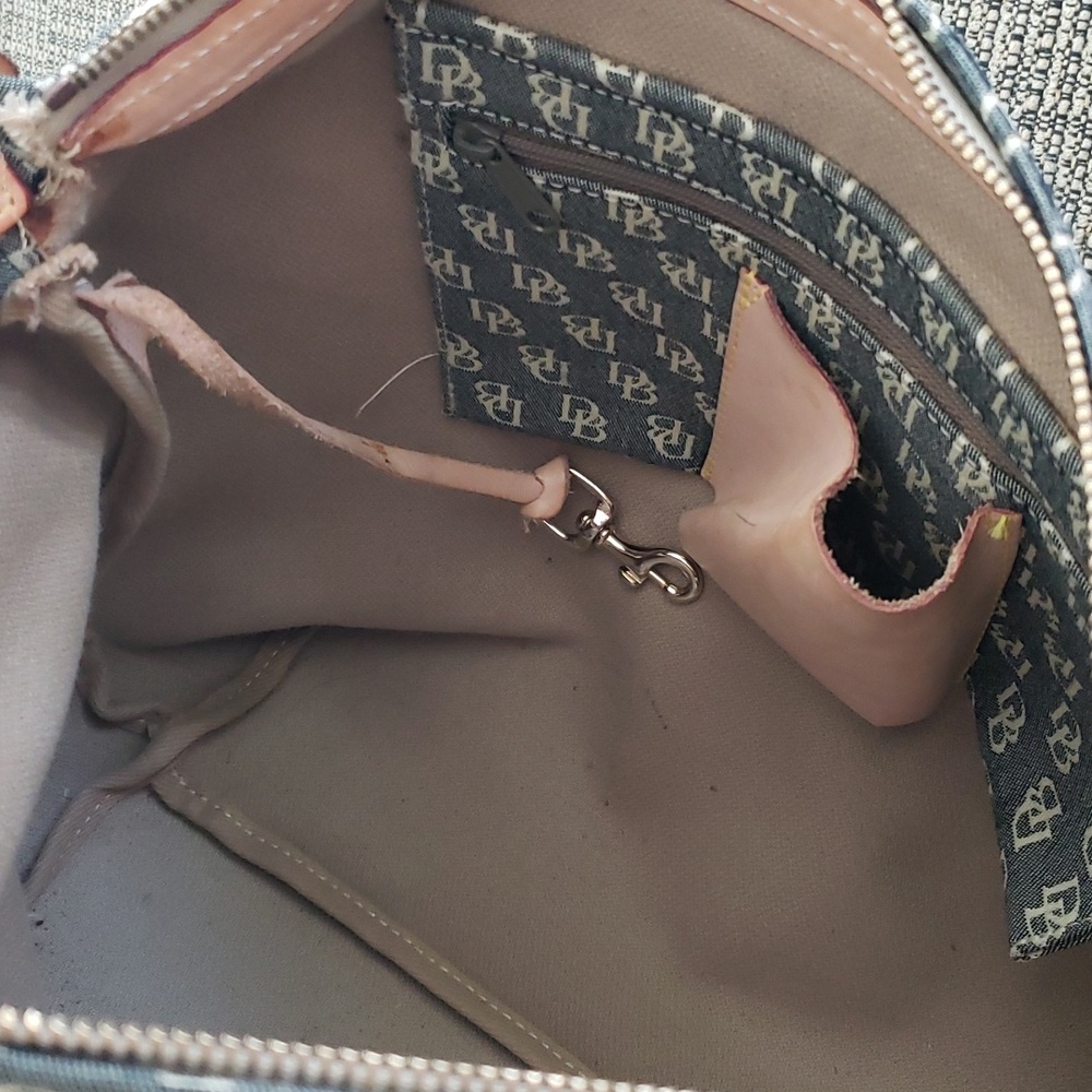 Dooney & Bourke - Picture 8 of 13